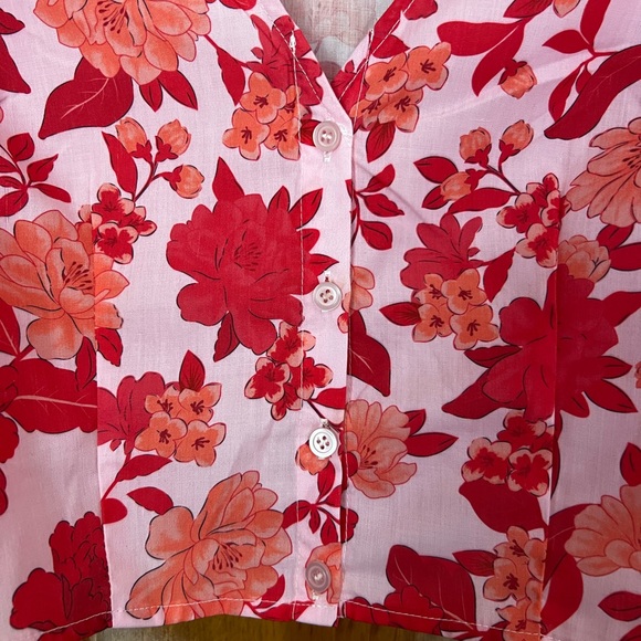 Lulu’s Button Up Top - Picture 7 of 7